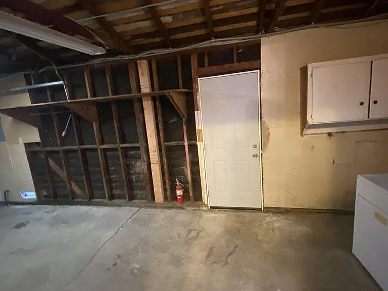 1414 San Carlos Ave — Photo 112