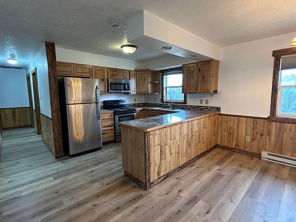 1st image of 253 Main St W #3