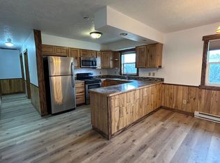 253 Main St W #3, Dunn Center, ND 58626