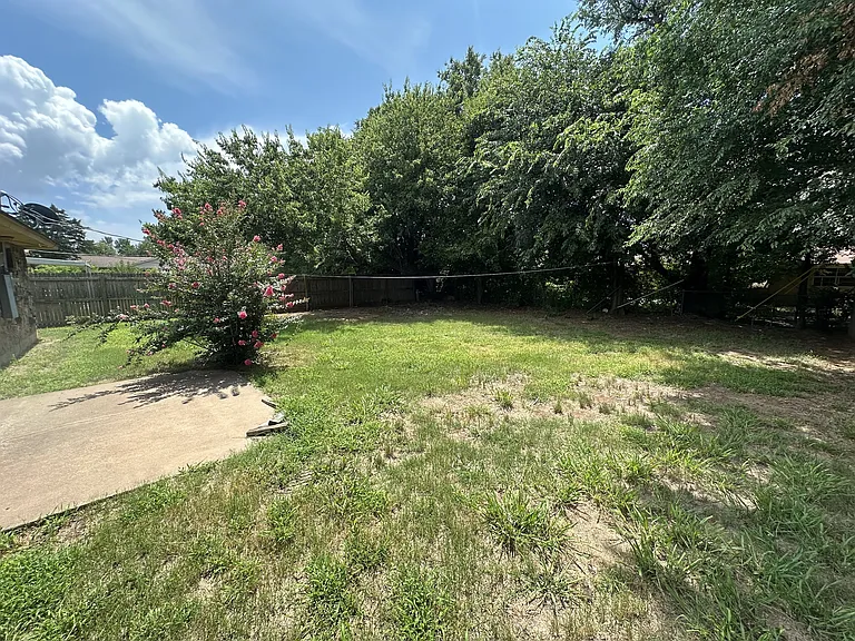 605 Lloyd Ave — Photo 5