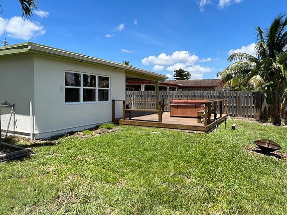 3rd image of 2850 NW 105th Ln