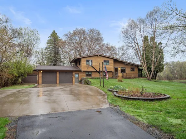 6134 Ware Rd, Lino Lakes, MN 55014