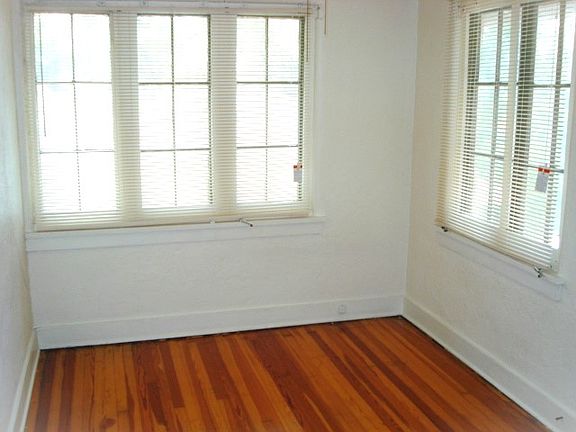 3rd image of 616 E New Haven Ave APT 2