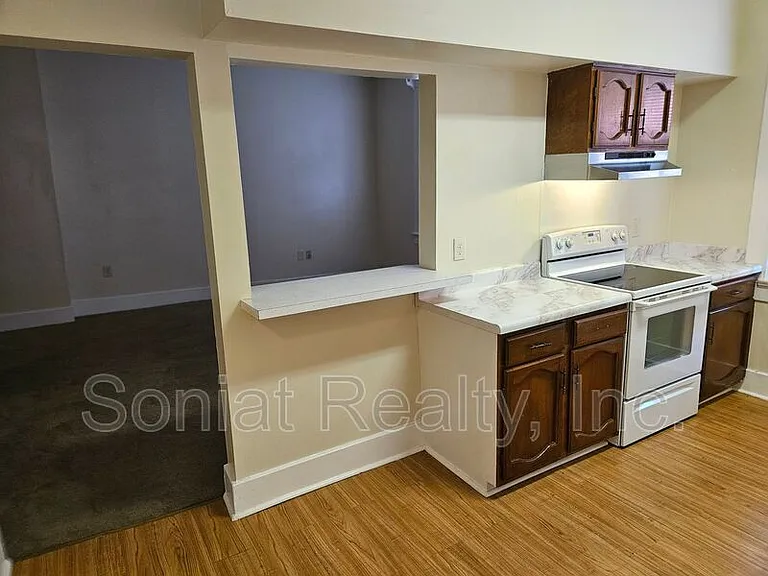 110 S Pierce St #C — Photo 7