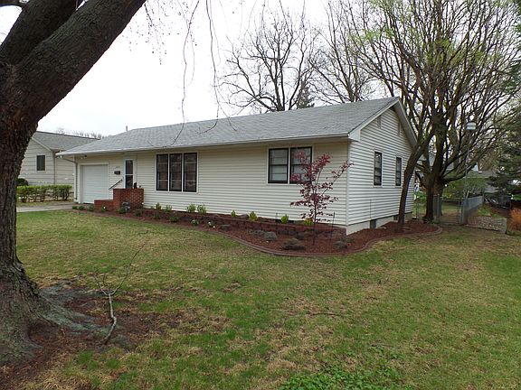 3rd image of 2620 S Roswell St
