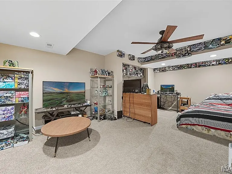 761 Creek View Dr — Photo 9