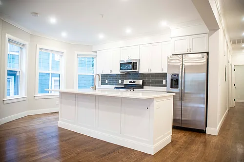 53 Quint Ave #2 Photo 1