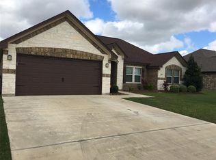 49 Texian Trl S, Angleton, TX 77515