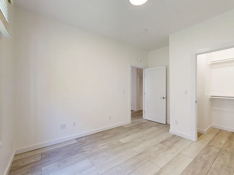 936 Hayes St #29 — Photo 11