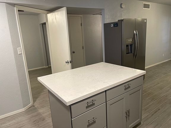 4th image of 3131 W Cochise Dr Unit 106