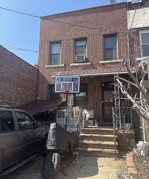 1st image of 2230 E 17th St