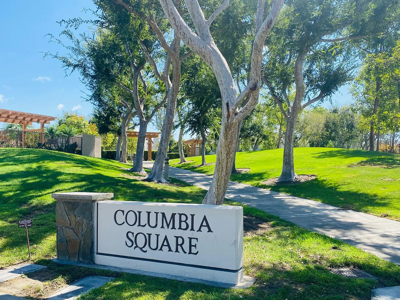 2 bed, 2.5 bath, 1480 sqft, $3,700 — Photo 4
