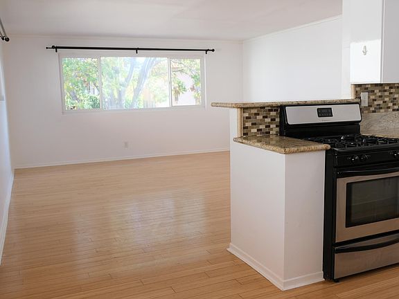 4th image of 3615 Bagley Ave #5