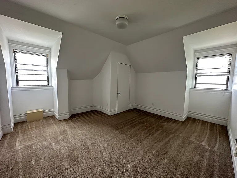 4821 Centre Avenue — Photo 4