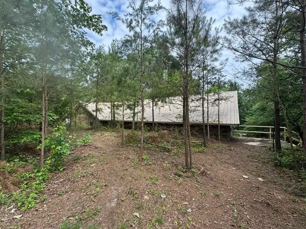 825 County Road 92, Haleyville, AL 35565