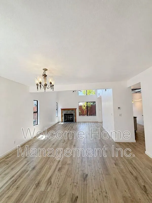 4 bed, 2.5 bath, 1863 sqft, $4,400 — Photo 4