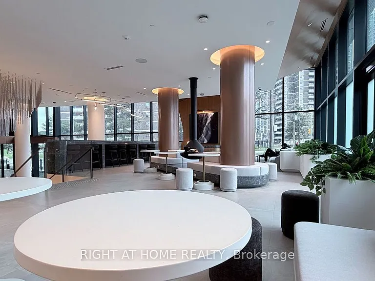 60 Central Park Dr #1707 — Photo 14