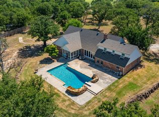 411 Center Hill Rd, Gainesville, TX 76240