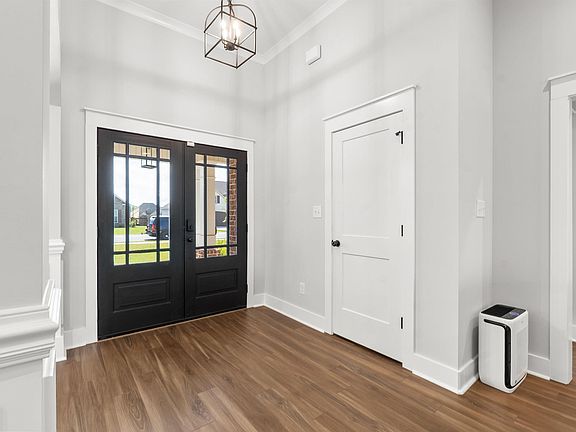 5th image of 110 Woodwinds Ct