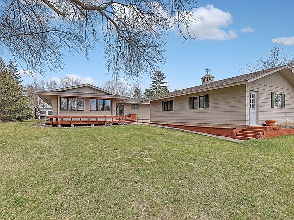 3rd image of 3604 Crestwood Dr NE