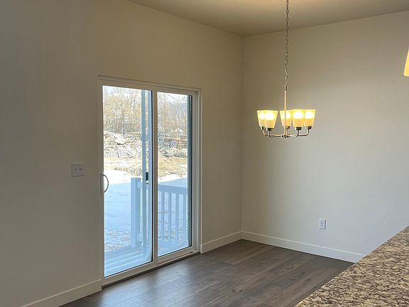 4th image of 3976 Harmony Dr
