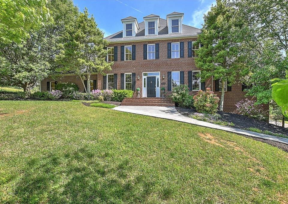1st image of 3403 Berkshire Cir