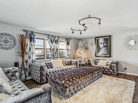 4th image of 3020 W Sunnybrook St