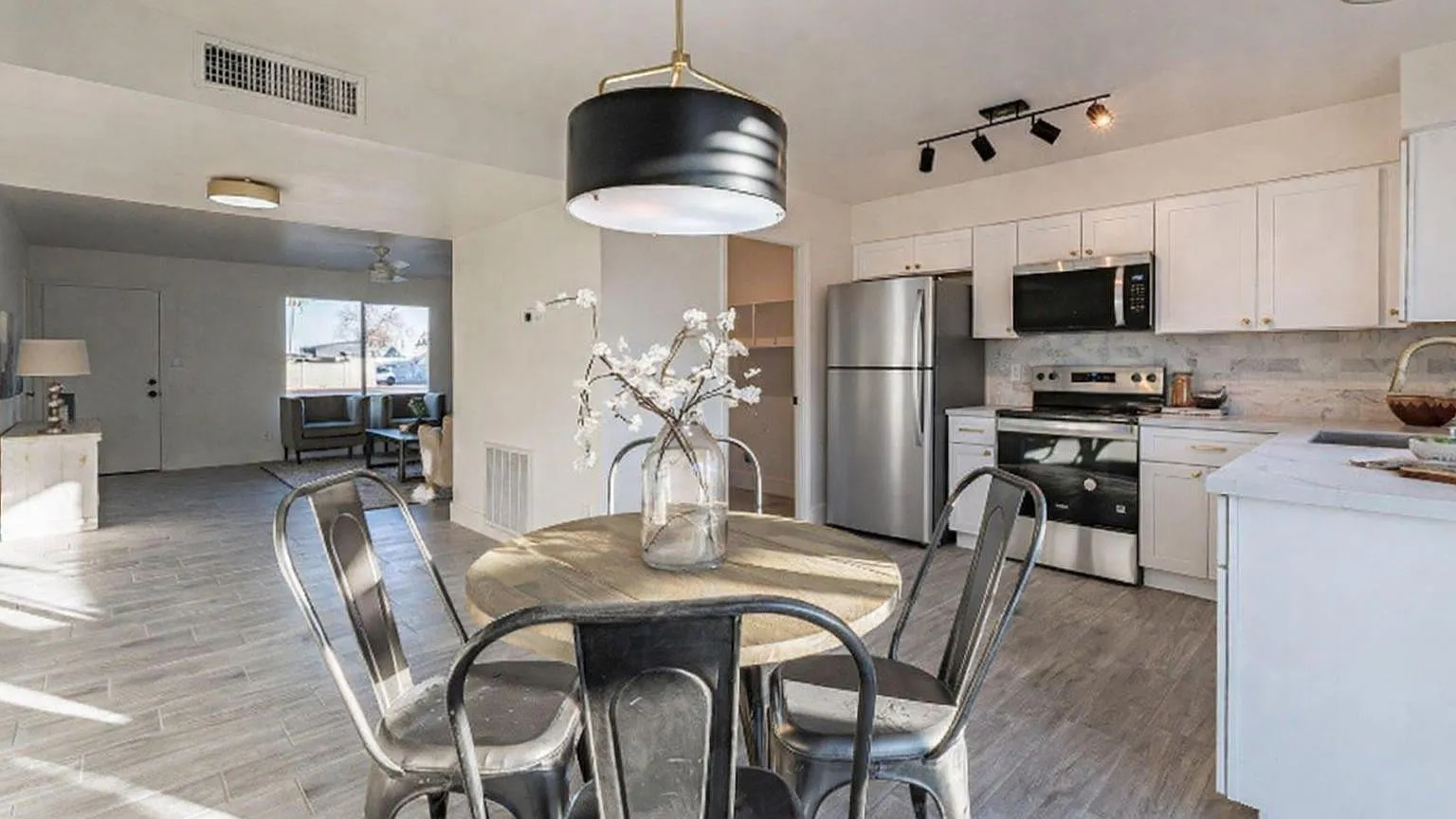 2 bed, 2.0 bath, 1088 sqft, $1,500 — Photo 1