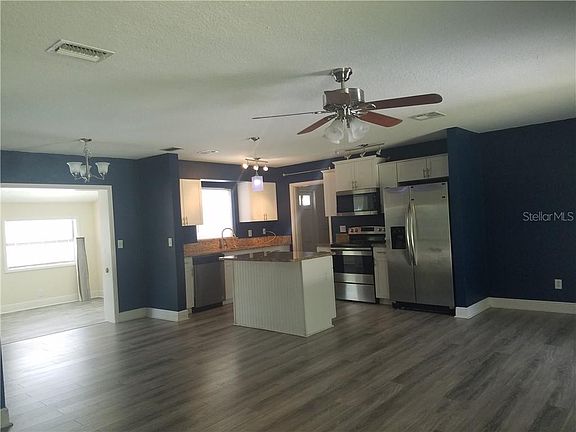 3rd image of 1411 E Lombardy Dr