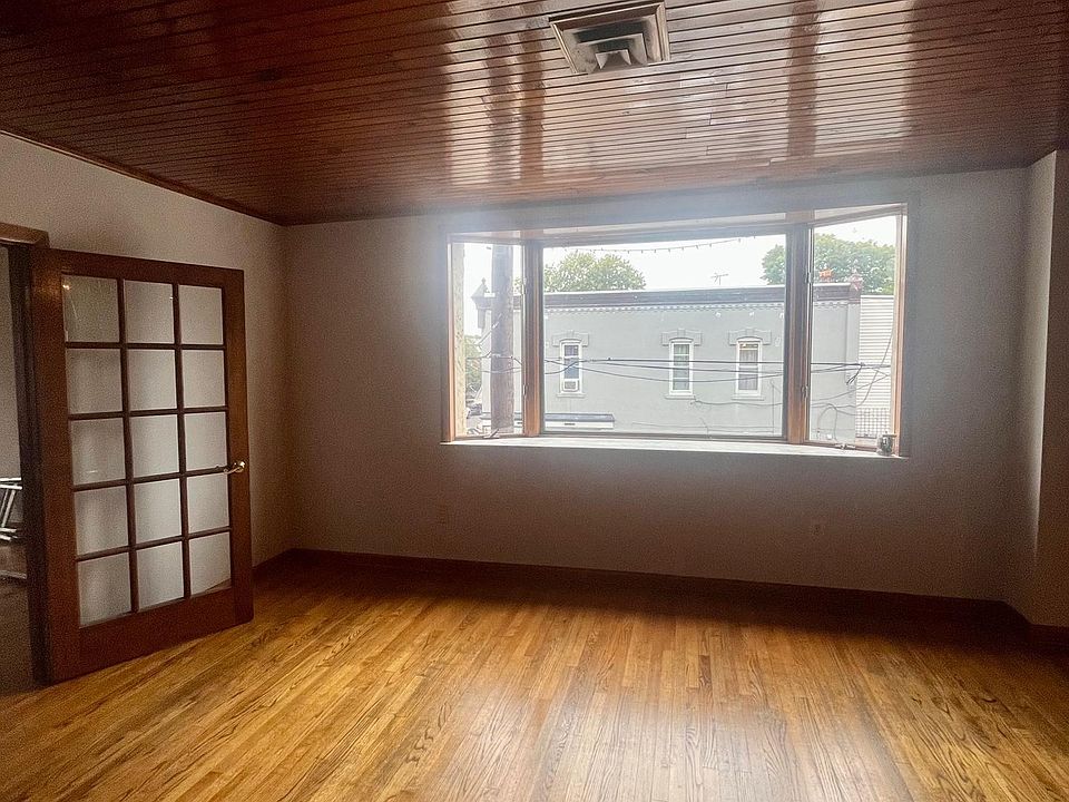 2nd image of 1739 Ritner St #2