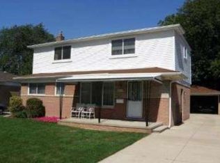 16055 Larkspur St, Roseville, MI 48066