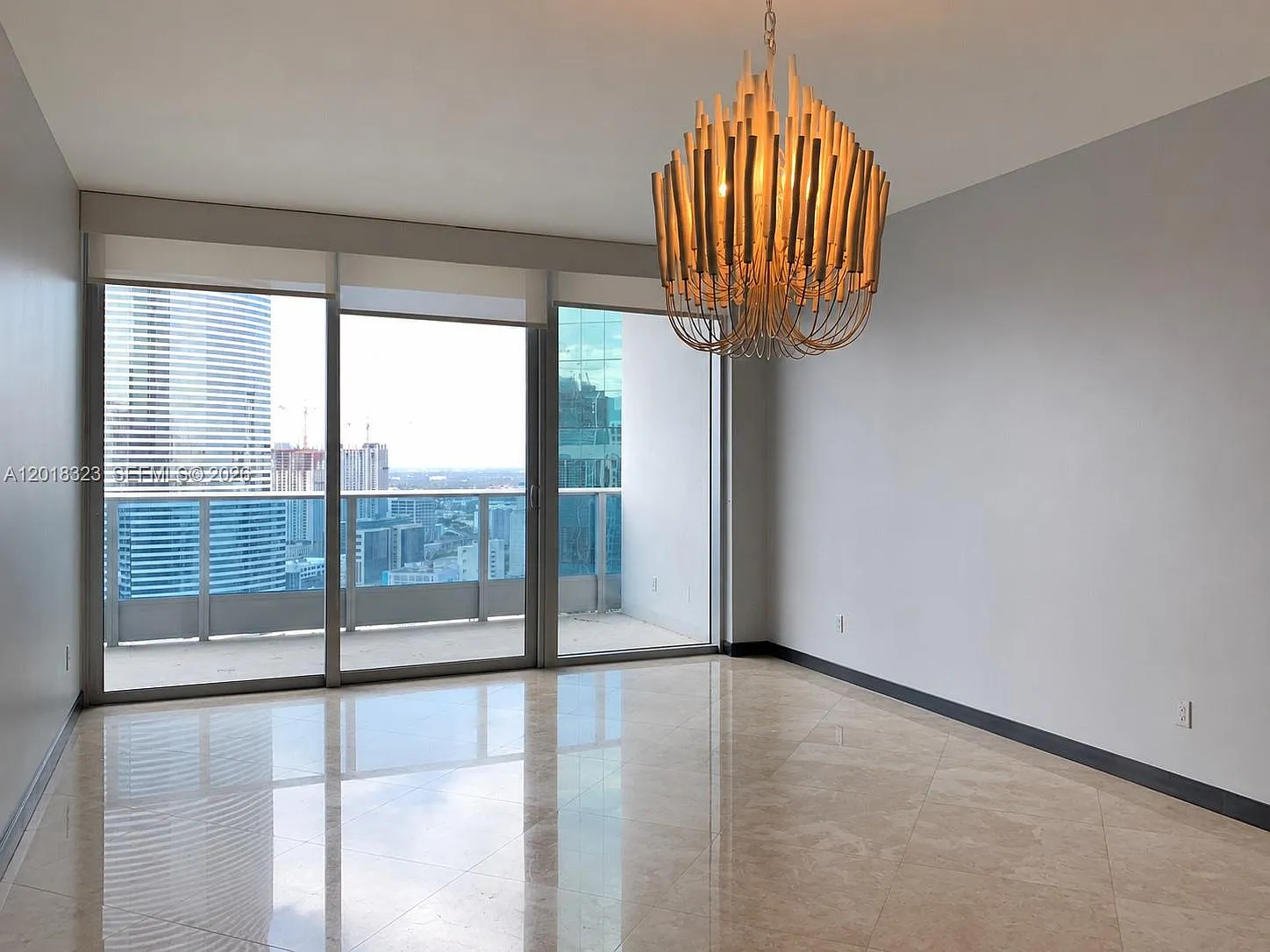 1 bed, 1.5 bath, 822 sqft, $4,200 — Photo 2
