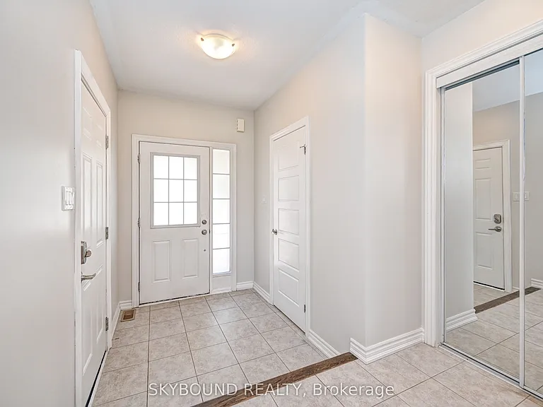 260 Waterbrook Ln — Photo 2