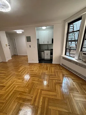 Rented by RealTegrity NY LLC | media 3