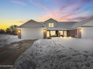 6600 Eagle Wood Dr, Louisville, KY 40272