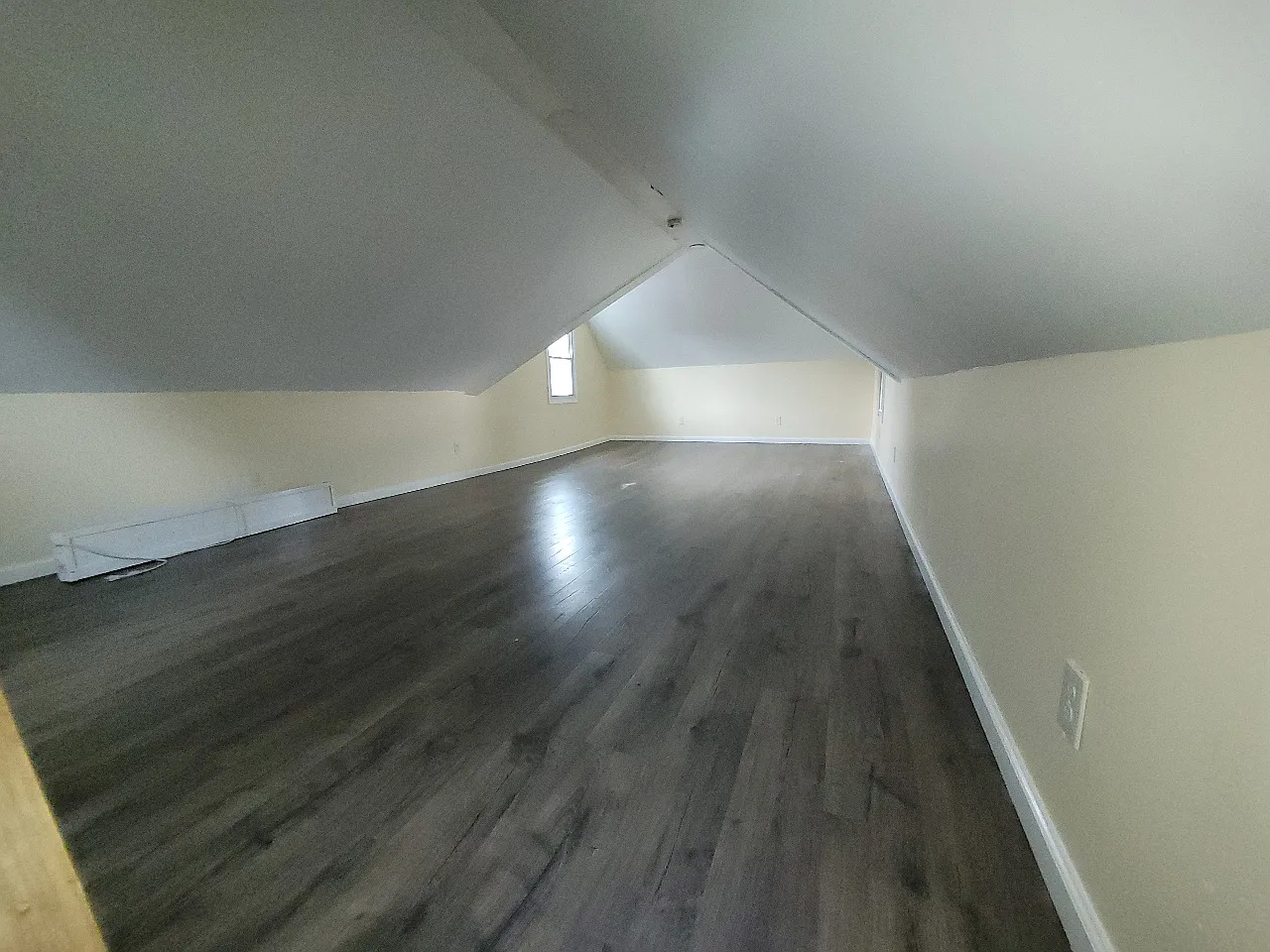 3 bed, $2,000 — Photo 2