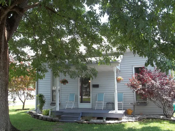 601 S Market St, New Athens, IL 62264