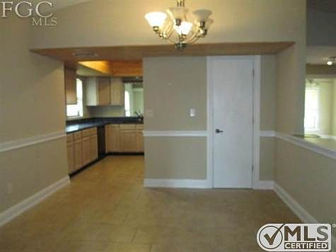 4th image of 4406 SW 18th Pl