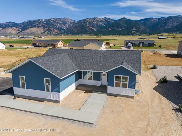 576 Little Greys Loop, Freedom, WY 83120
