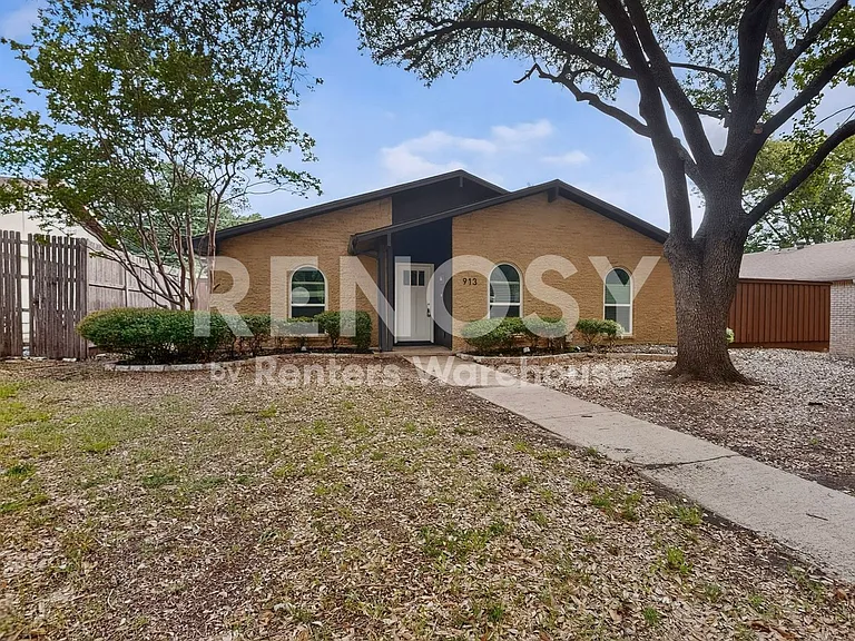 913 Overdowns Dr — Photo 8