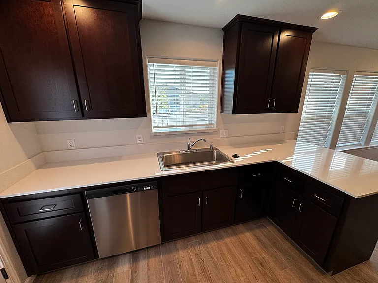 2472 Oakmont Cir #D — Photo 3