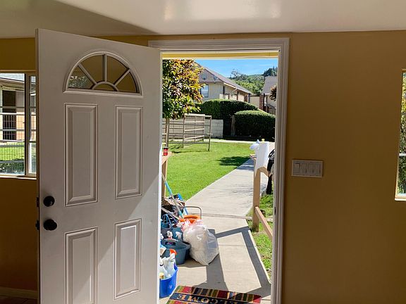 2nd image of 3233 E Cameron Ave
