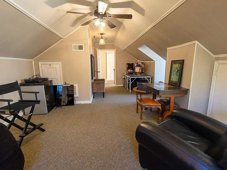 510 Berkeley Sq — Photo 18
