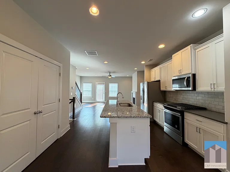 3782 Oxford Cir — Photo 7