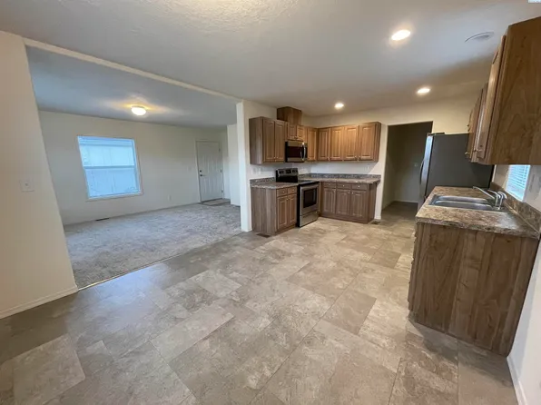 203106 E Bowles Rd Trailer 47, Kennewick, WA 99337