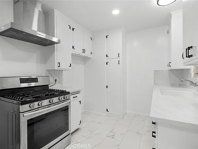 2025 Broadview Dr #A — Photo 10
