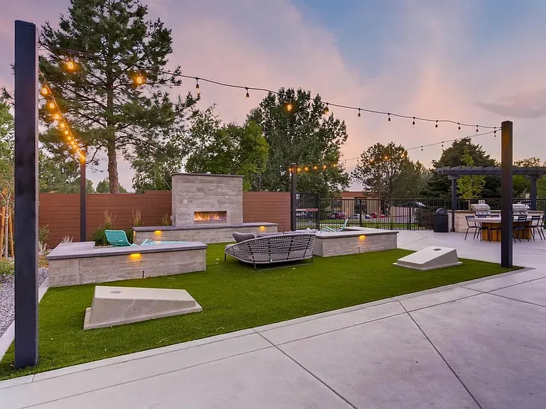 Elm at Panorama — Photo 13