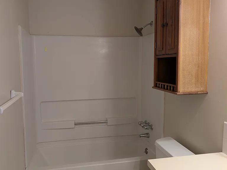 841 E Pinewood St — Photo 1