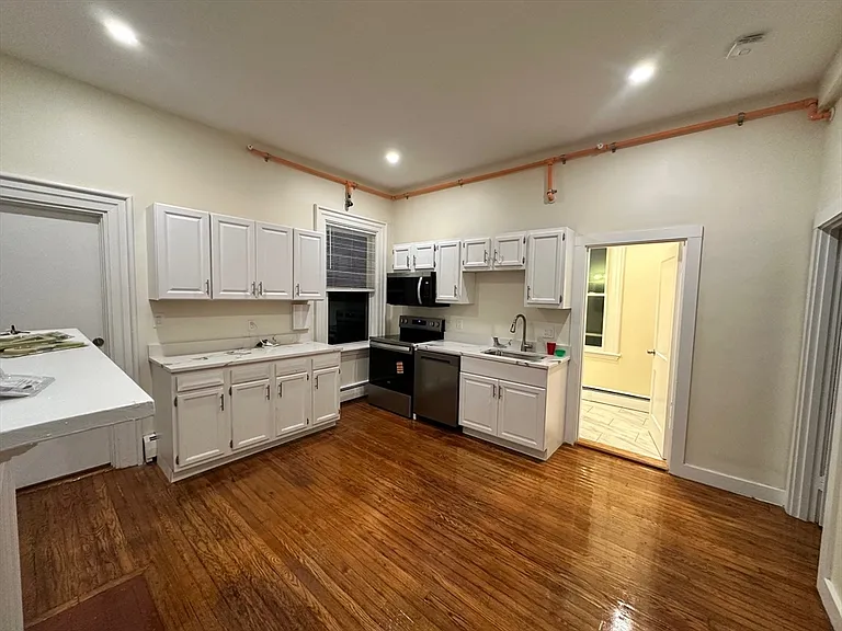 440 Newtonville Ave #1 — Photo 4