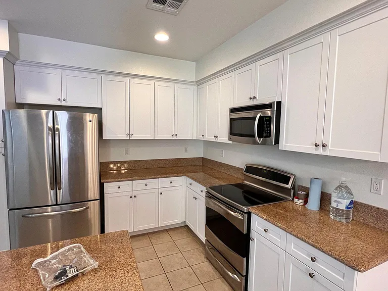 513 S Brea Blvd — Photo 4